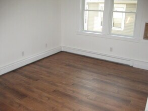 119 Selleck St-Unit -Unit #2 in Stamford, CT - Building Photo - Building Photo