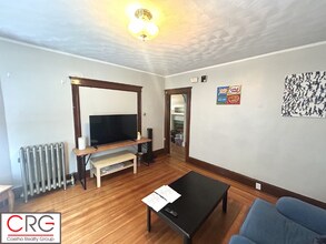 183 College Ave, Unit 1 in Somerville, MA - Building Photo - Building Photo