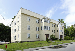 26 Elm St in Derry, NH - Foto de edificio - Building Photo