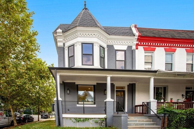 1336 Newton St NW in Washington, DC - Building Photo - Building Photo