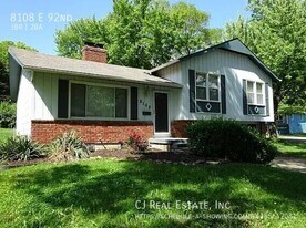 8108 E 92nd St in Kansas City, MO - Building Photo