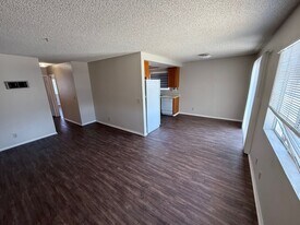 273 Alvarado St in Chula Vista, CA - Building Photo