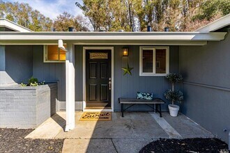 22 Queens Ct in Napa, CA - Building Photo - Building Photo