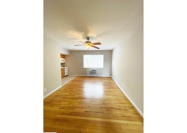 562 Lowell Ave in Cincinnati, OH - Foto de edificio - Building Photo