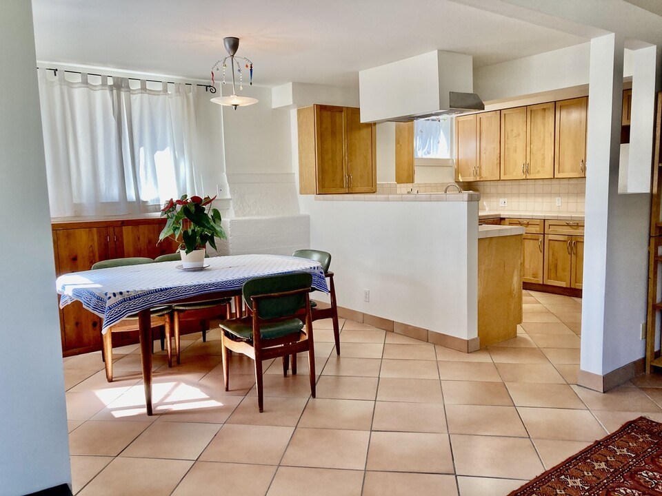 2421 2nd St in Santa Monica, CA - Building Photo