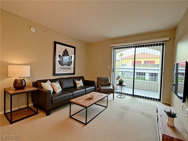 950 Seven Hills Dr, Unit 3017 in Henderson, NV - Building Photo - Building Photo