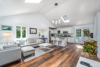 410 Cedar Dr in Mattituck, NY - Building Photo - Building Photo