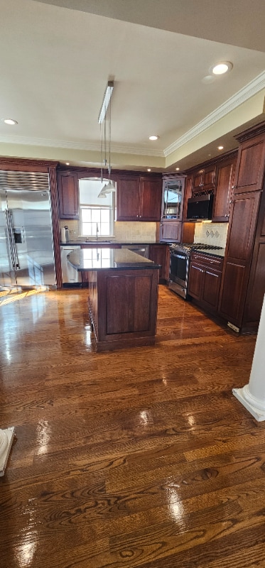 property at 33 Franklin St