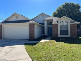 1040 Manigan Ave in Oviedo, FL - Building Photo