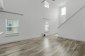 8312 Mimi Ln in Austin, TX - Foto de edificio - Building Photo