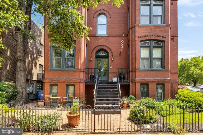 226 5th St SE in Washington, DC - Building Photo - Building Photo