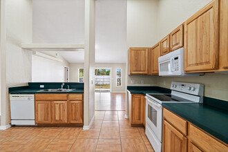 2804 Latter Day Ct in St. Cloud, FL - Foto de edificio - Building Photo