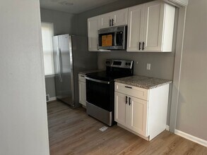 10750 Corning St in Oak Park, MI - Building Photo - Building Photo