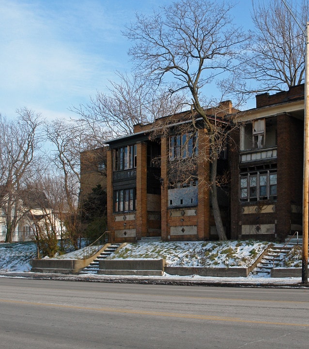 15924 Euclid Ave in East Cleveland, OH - Building Photo