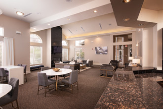 Broadmoor at Jordan Creek in West Des Moines, IA - Building Photo - Building Photo