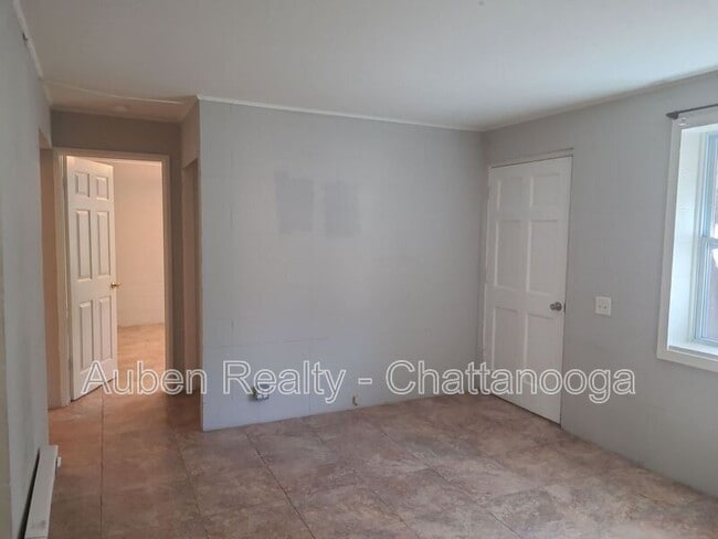 713 Lupton Dr in Chattanooga, TN - Building Photo - Building Photo