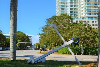 2630 SW 28th St in Miami, FL - Building Photo - Building Photo