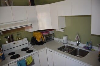 448 64th Av E in Vancouver, BC - Building Photo - Building Photo