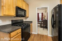 513 Crimson Ridge Dr photo'