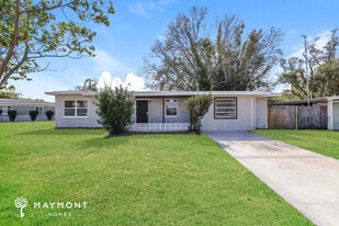 5608 32nd Ave N in St. Petersburg, FL - Building Photo