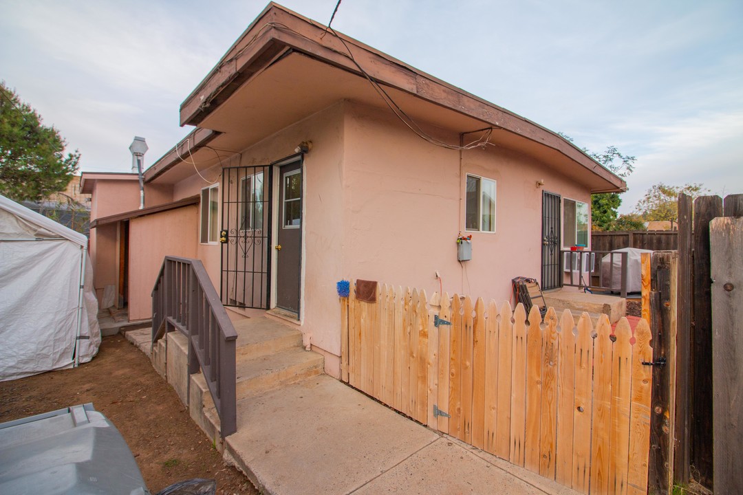 1120-22 Peach Avenue in El Cajon, CA - Building Photo