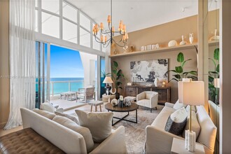 4201 Collins Ave in Miami Beach, FL - Building Photo - Building Photo