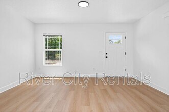 5512 Crockett Ct in Keystone Heights, FL - Foto de edificio - Building Photo