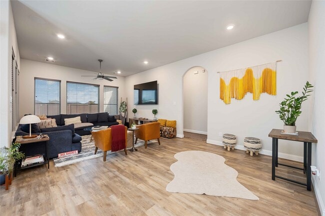 property at 5622 Vintage Oaks Ln