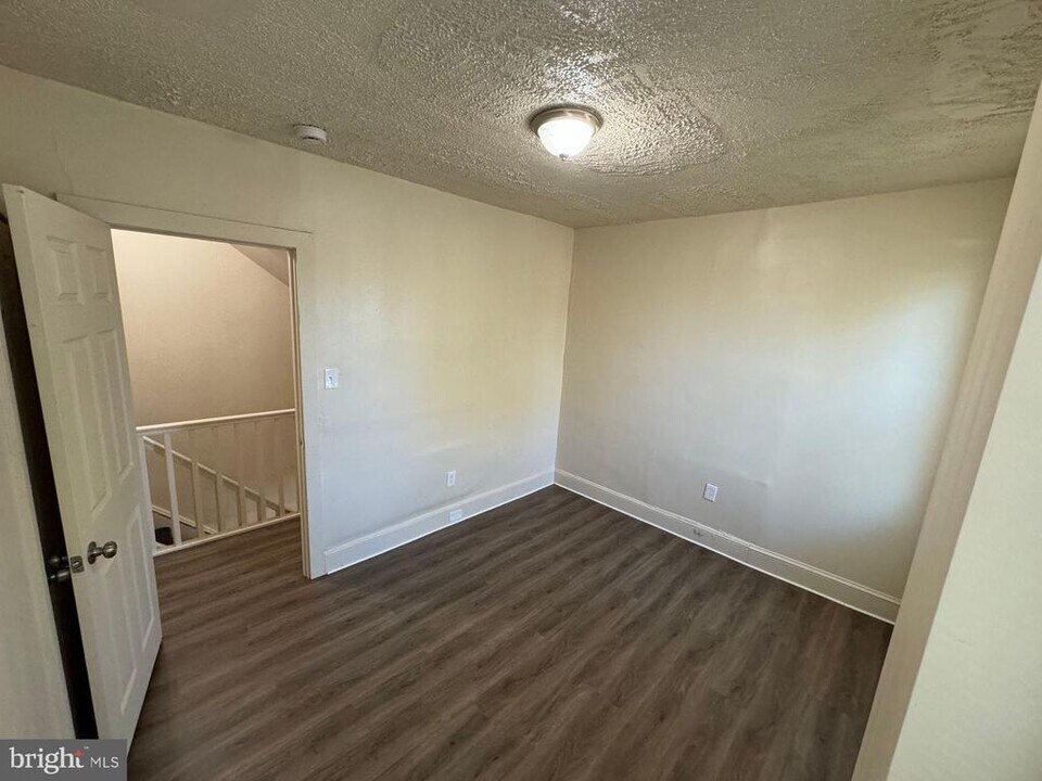 1001 W 7th St in Chester, PA - Building Photo