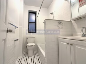 15 Magaw Pl-Unit -2E in New York, NY - Building Photo - Building Photo