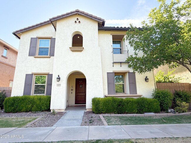 property at 1027 S Agnes Ln