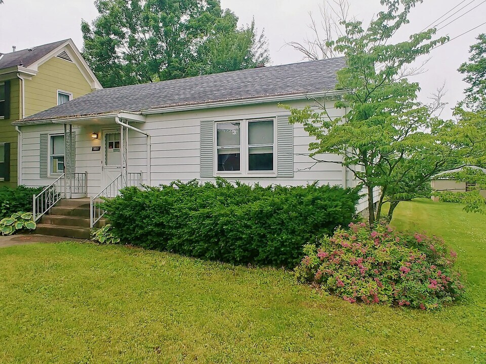 7833 Martin St in Cincinnati, OH - Building Photo