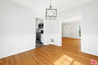 823 N Edinburgh Ave in Los Angeles, CA - Building Photo - Building Photo