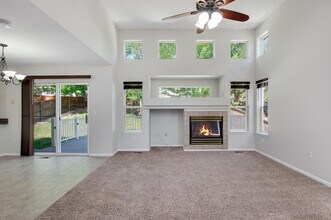 10373 Ravenswood Way in Littleton, CO - Foto de edificio - Building Photo