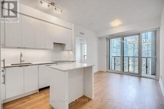 30-1330 Elm Dr W in Mississauga, ON - Building Photo - Building Photo