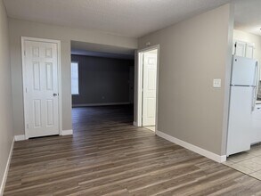 2204 Live Oak Ln in Columbia, MO - Building Photo - Building Photo