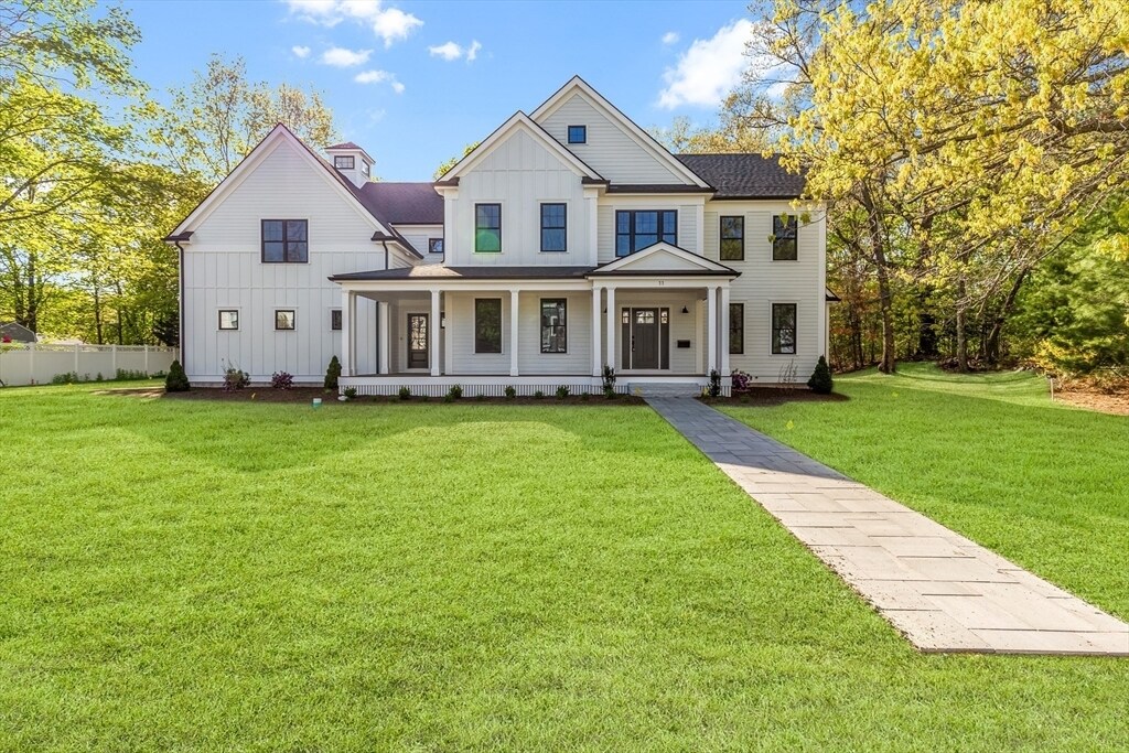 11 Cuba St in Andover, MA - Building Photo