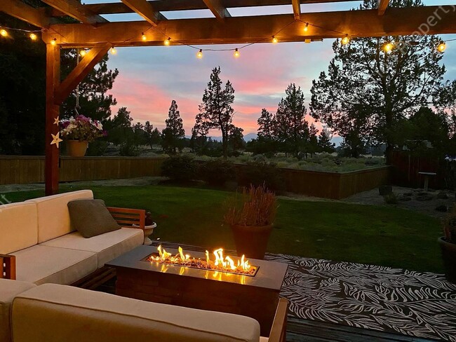 64819 Saros Ln in Bend, OR - Building Photo - Building Photo