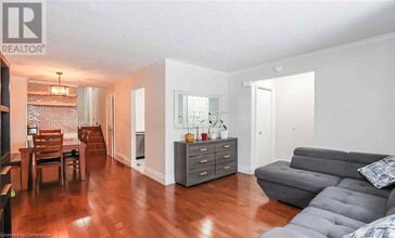 3857 Panama Ct in Niagara Falls, ON - Building Photo - Building Photo