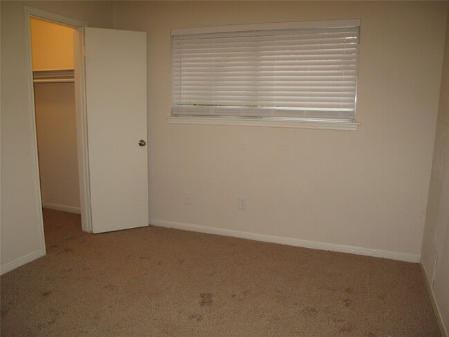 property at 6906 Sandy Knolls Dr