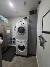 9136 Grovehurst Rd in Fort Worth, TX - Foto de edificio - Building Photo