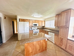 140 Hercules Dr in Sparks, NV - Building Photo - Building Photo