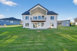 5108 154th Cir in Urbandale, IA - Building Photo - Building Photo