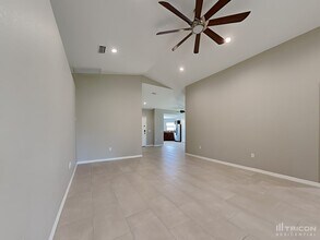 112 Crossing Dr in Lakeland, FL - Building Photo - Building Photo
