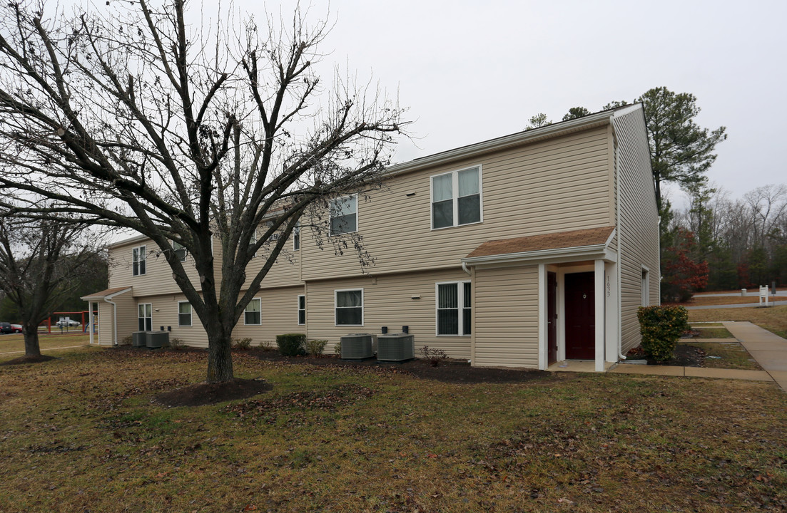 Lexington Village in Lexington Park, MD - Building Photo