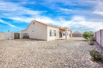 11679 W Madero Dr in Arizona City, AZ - Building Photo - Building Photo