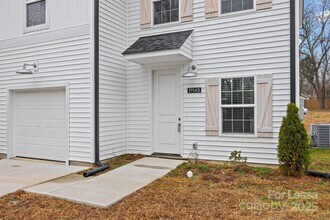 1914 White St in Gastonia, NC - Building Photo - Building Photo