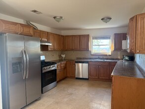 147 Liberty Ave in Jersey City, NJ - Building Photo - Building Photo