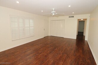 4160 Crayton Rd in Naples, FL - Building Photo - Building Photo