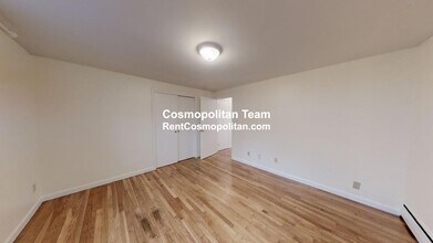 27 Arlington Rd, Unit 5 in Woburn, MA - Foto de edificio - Building Photo